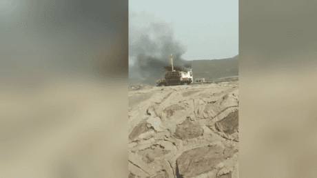 هجوم الحوثيين على سفينة تجارية في باب المندب: تفاصيل جديدة عن الحادث