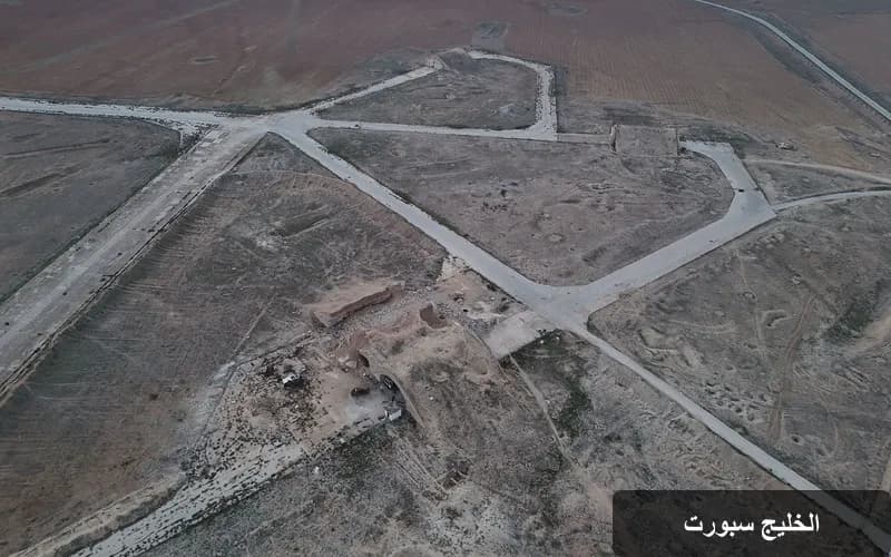 تصعيد إسرائيلي مفاجئ: غارات على مطار أبو الظهور تثير ردود فعل متباينة في المنطقة
