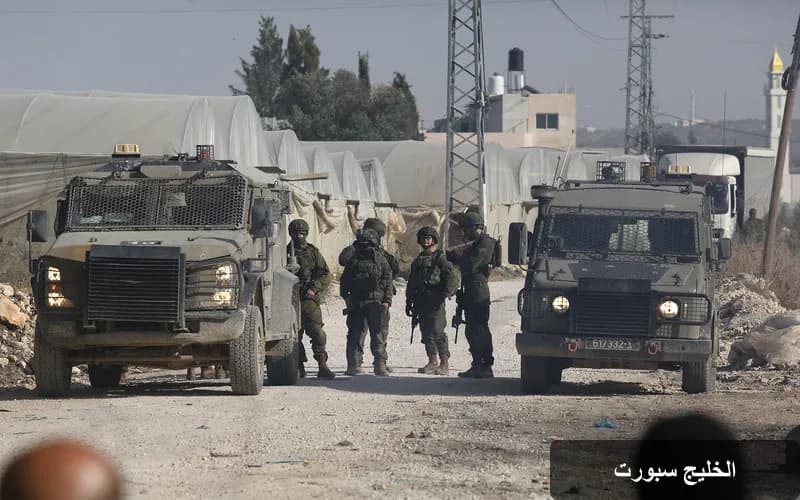 الجيش الإسرائيلي يعتقل 30 فلسطينياً ويواصل حصار منازل في قصرة: تصعيد مستمر في الضفة الغربية