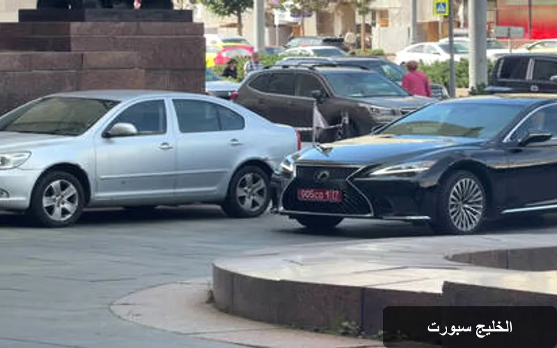 تسليط الضوء على الدبلوماسية اليابانية: السفير موتو يصل موسكو بعد تأخير كبير