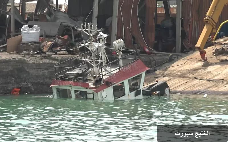 تصعيد حوثي جديد يستهدف مدينة المخا: تفاصيل الهجوم على الميناء والسفينة التجارية