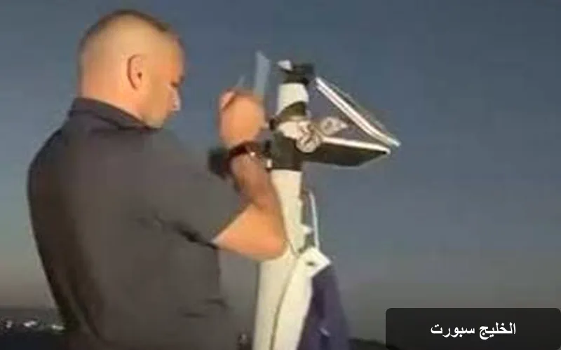 رفع العلم الأمريكي في قصرة: فلسطيني أمريكي يواجه حصار المستوطنين برسالة قوية