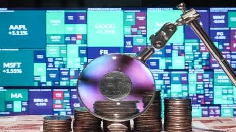 بوتين يسلط الضوء على تأثير الروبل القوي على المواطنين والمصدرين