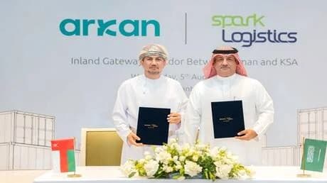 ممر بري استراتيجي بين السعودية وعمان: إنجاز تاريخي يربط بين البلدين
