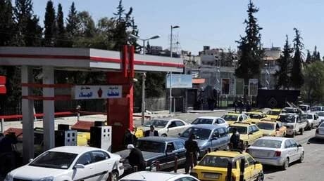 الشركة السورية للبترول توضح أسباب الازدحام على محطات الوقود وتستعرض الحلول الفورية