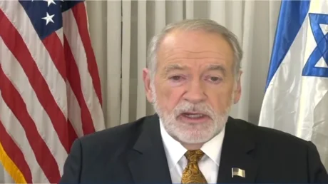 تحذيرات دبلوماسية: ترامب يخطط لضغوطات اقتصادية وعسكرية على إيران