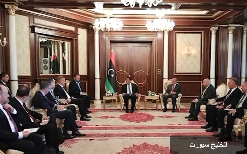 زيارة تاريخية: وزير الخارجية التركي يعزز العلاقات مع ليبيا
